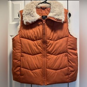 Bailey's Point-90s/Y2K Vintage, Orange, Cream Faux Fur Trim, Puffer Vest. Size-L